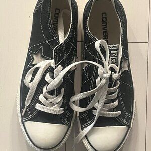 Converse All Star Chuck Taylor One Star Low Top Sneaker Black and White Size 6.5